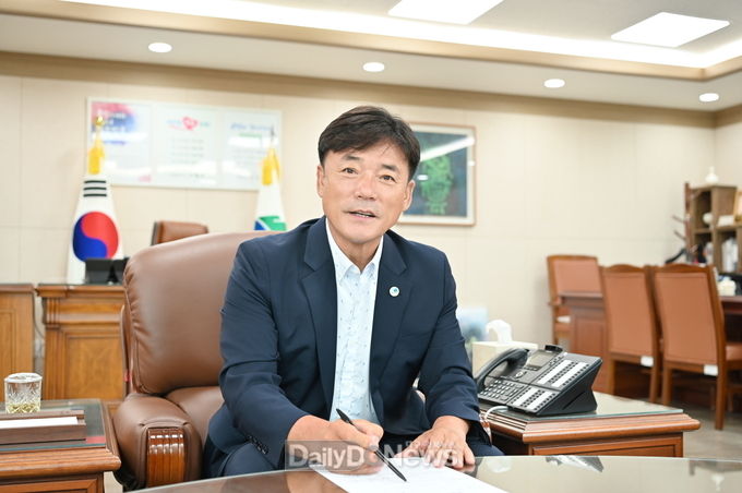 윤경희 청송군수