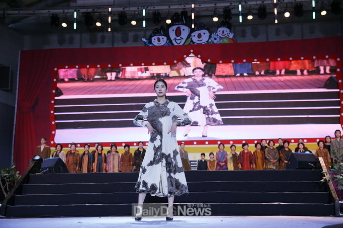 청도군, “2022 청도감물염색 디자인 패션쇼” 개최