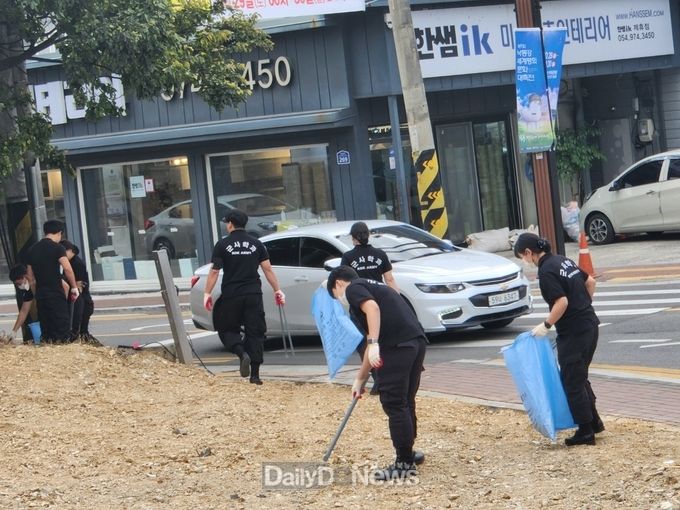 국내 유일의 호국 축제인 ‘낙동강세계평화 문화대축전’의 성공 위한 거리 청소