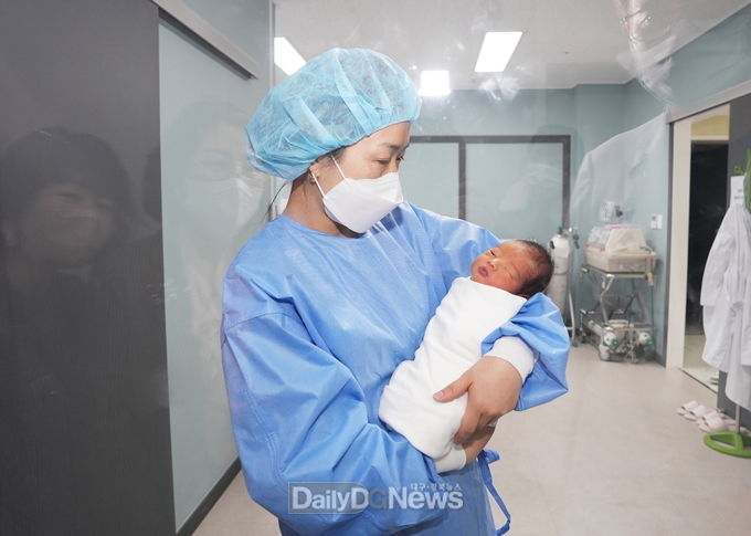 영천시 관내 분만산부인과 개원 2주년, 200번째 아기 탄생