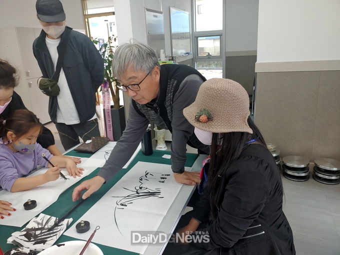 문경시 도시재생, 찻사발 공방 입주작가 재능 나눔 행사 개최