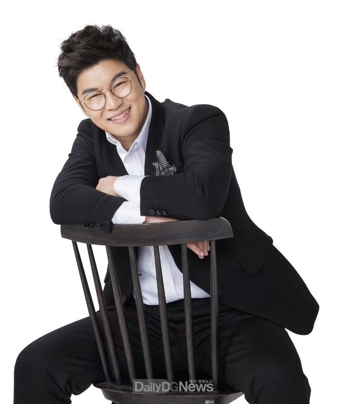인기 트로트 가수 박구윤, 영덕군 홍보대사로 위촉