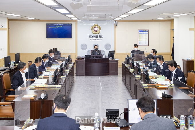 독도수호특위, 업무보고 회의로 첫 의정활동 시작 및 앞으로의 행보 구상