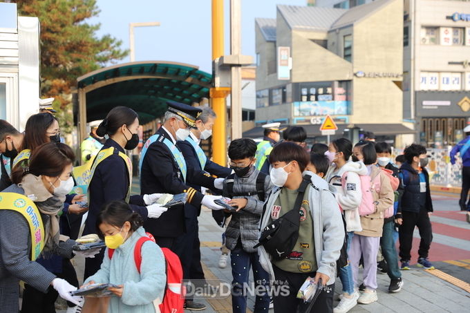 의성署, 의성초 등굣길 교통안전 캠페인 실시