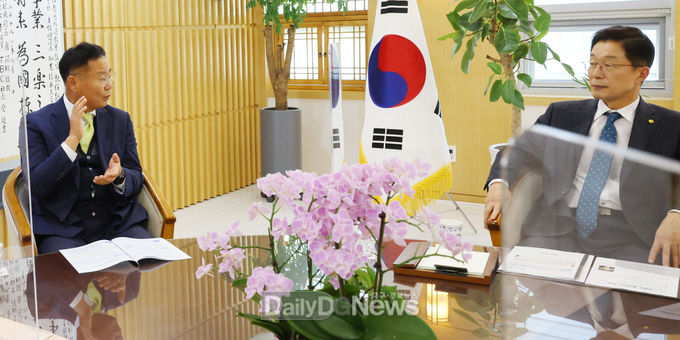 김재욱 칠곡군수, 교육 경쟁력 강화 통한 정주 여건 개선 나서