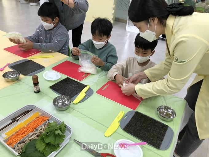 성주군 어린이급식관리지원센터, 책과 함께하는 푸드아트테라피 교육 실시