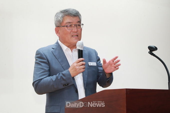 김학동 군수