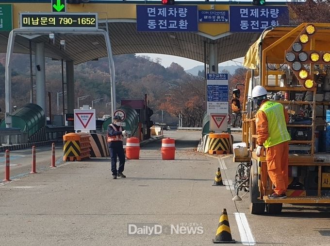 대구시 범안로 주행차선 일제 정비 모습. (사진=대구시 제공)