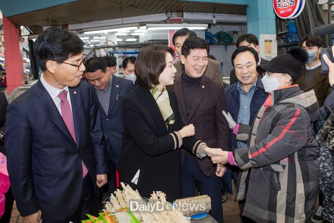 이영 중소벤처기업부 장관, 구미 전통시장 현장방문