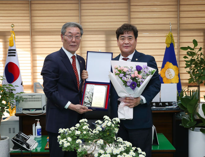 안동시의회 우창하 의원, 2022년 경상북도 의정봉사대상 수상
