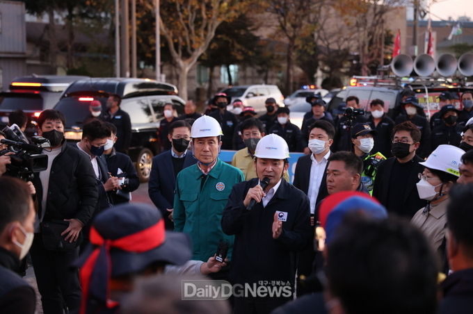 원희룡 국토교통부장관, 화물연대 총파업 현장 찾아 대책마련 나섰다