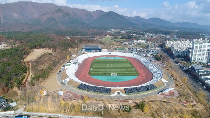 산대운동장 전경(S→N).