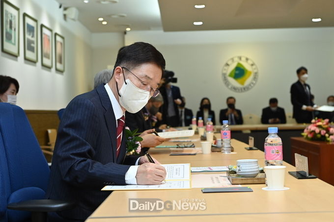 경북교육청, 고교학점제 정착 위해 9개 대학과 MOU 체결