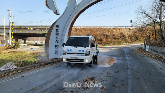 예찰지역(반경 10Km) 내 가금 이동제한, 예찰․검사, 소독실시