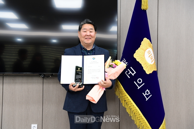 고령군의회 김명국 의장,‘ 2022 서울평화문화대상’ 농업진흥자치의정대상 수상
