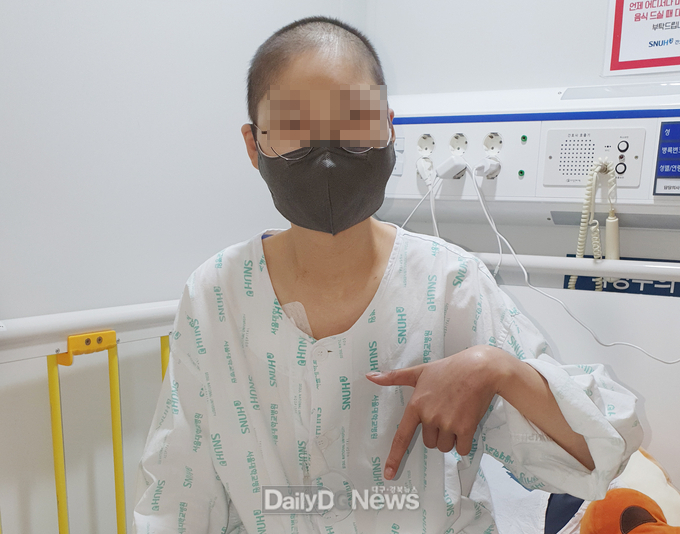 칠곡군 제공)(12월 4일, 어느 백혈병김재은 양은 지난 3일 서울대학교병원에서 항암치료를 받느라 온몸에 힘이 빠져있는 상태였지만 왼손으로 숫자 7을 그린 사진과 글을 본인 SNS 계정에 올렸다.