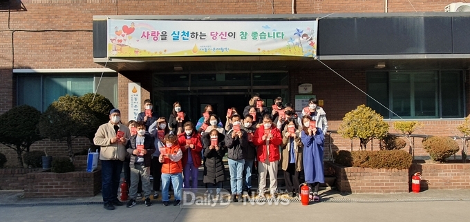 경산시, 인명피해 예방 위한 화재대피용 구조 손수건 배부