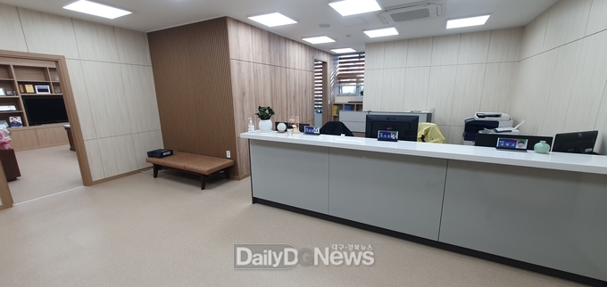 신현국 문경시장, 집무실 이전