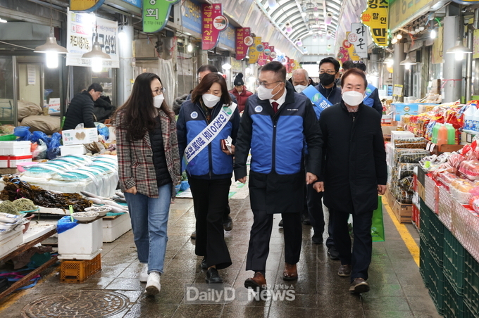 한수원, 연말연시 전통시장 장보기