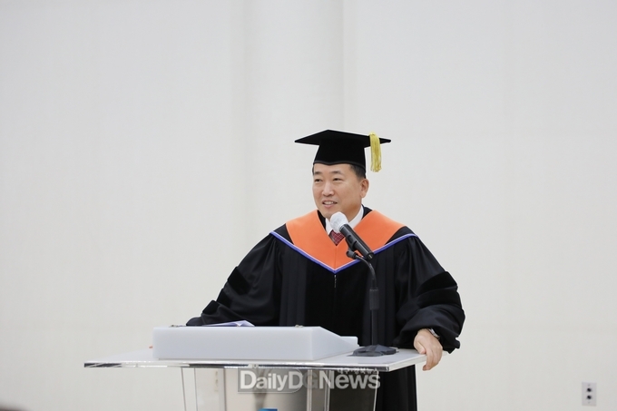 국립금오공대, ‘2022년 명예박사 학위수여식’ 개최