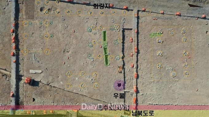  경상북도 제공) 경주 월성 북편 발천 발굴현장 사진
