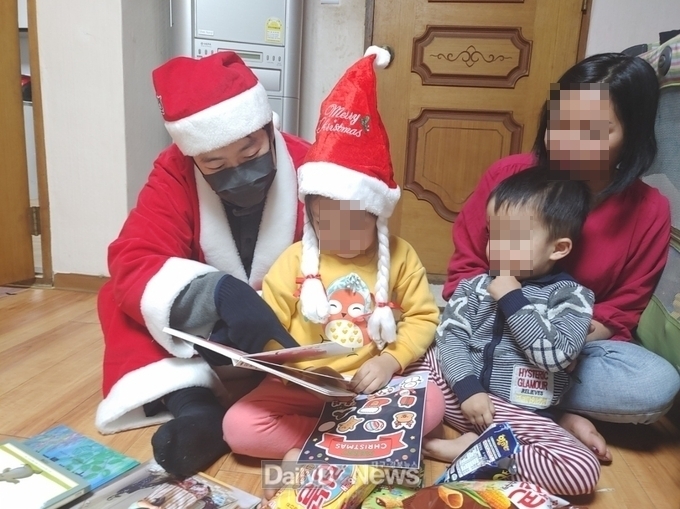 효령면 지역사회보장협의체, 책 읽어주는 산타 운영