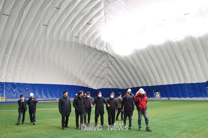국내 최초 에어돔 축구훈련장 경주서 다음달 개장