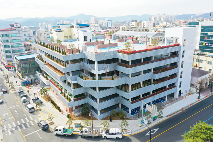 웅부공원 공영주차장 준공 