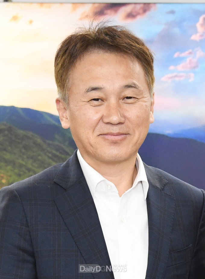 에이스씨엔텍(주)의 장덕흠(영주시 평은면 출신) 대표