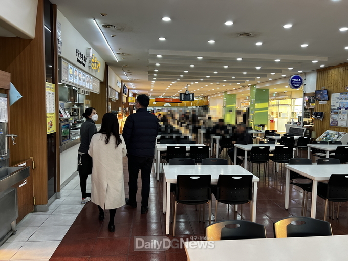 다중이용시설 내 식품 조리·판매업소 점검 및 성수식품 수거검사 실시