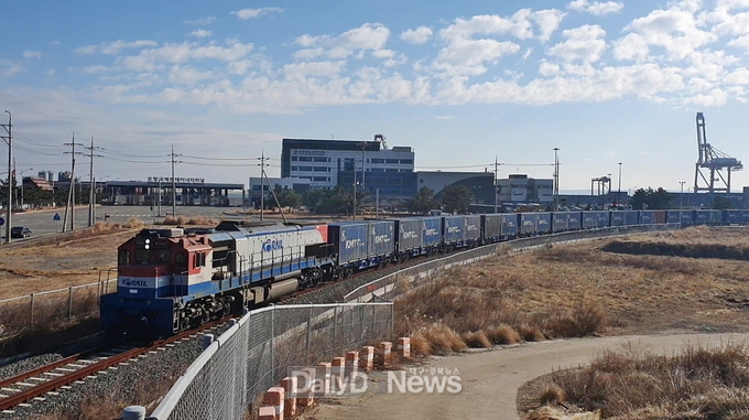 포항 영일만항 인입 철도 운행 재개, 영일만항 물동량 회복 신호탄