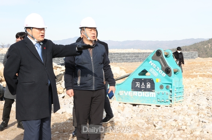 미래차 소재부품 R&D센터 건립 현장 점검 나서