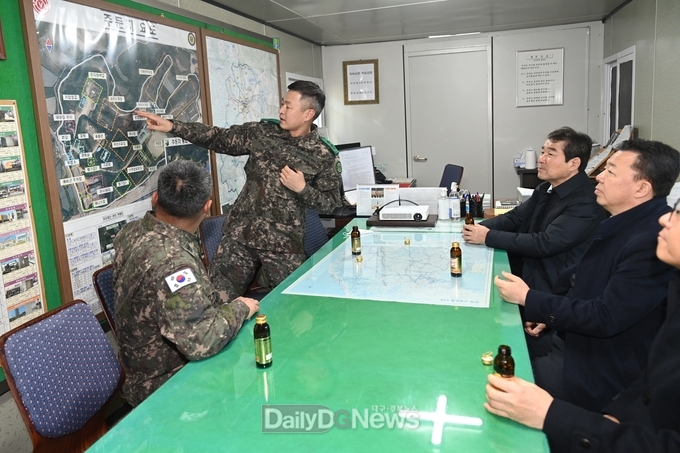 김충섭 시장, 군 장병들의 헌신과 노고 위문 격려