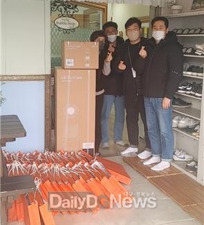 LG디스플레이USR사회공헌활동팀, 구미중증장애인자립지원센터에 설 맞이 선물(공기청정기, 설선물세트) 전달