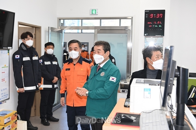 김충섭 김천시장, 관내 설 연휴 근무자 격려