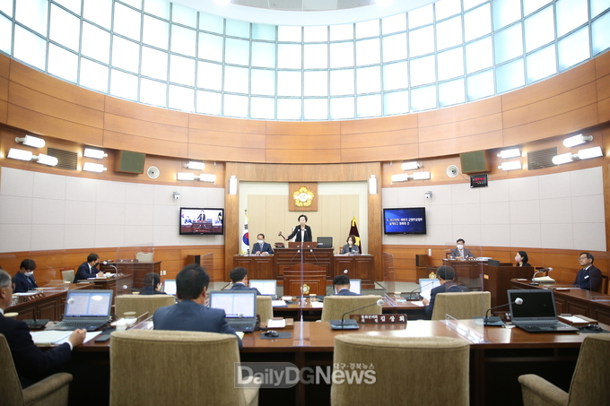 지난해 제252회 봉화군의회 임시회 모습