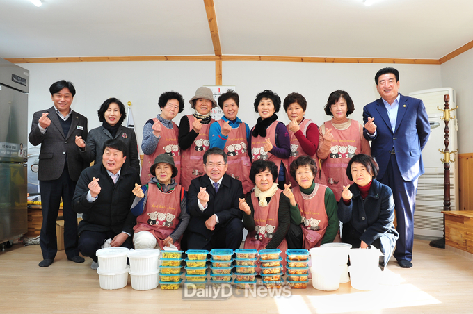 군위읍 지역사회보장협의체, 반찬 나눔으로 동절기 복지사각지대 발굴