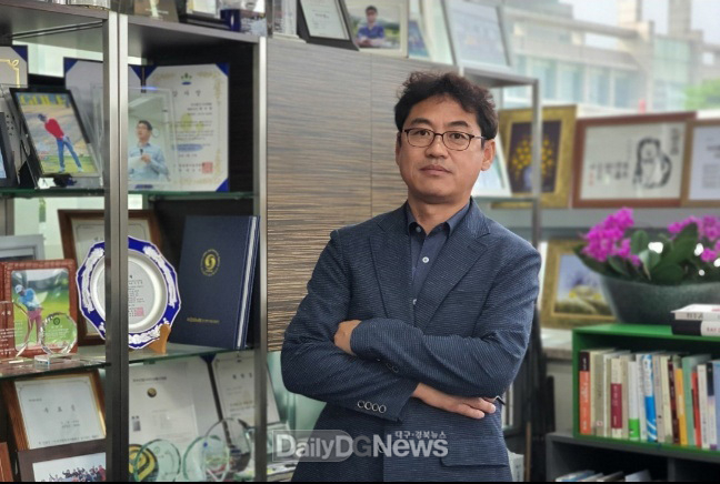 ㈜이지네트웍스 석적지역아동센터 PC 15세트 기증)박무병 (주)이지네트웍스 회장
