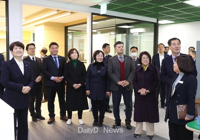 대구시교육청. 대구시의회 교육위원 신년 맞이 간담회 개최 모습. (사진=대구시교육청 제공)