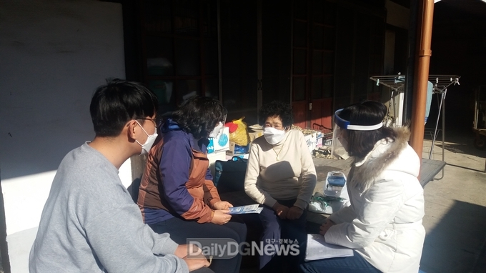  디지털 기술 활용해 어르신 420명 건강 챙긴다