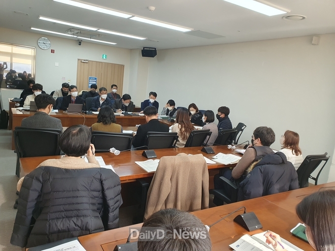 대구시교육청, 교육부, 경북도교육청. 군위군 대구시 편입 대비 관계기관 실무협의회 개최 모습. (사진=대구시교육청 제공)