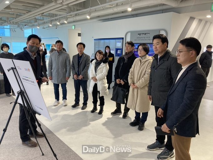 포항시의회 자치행정위원회, 현장방문(사진현장 - 문화예술팩토리).