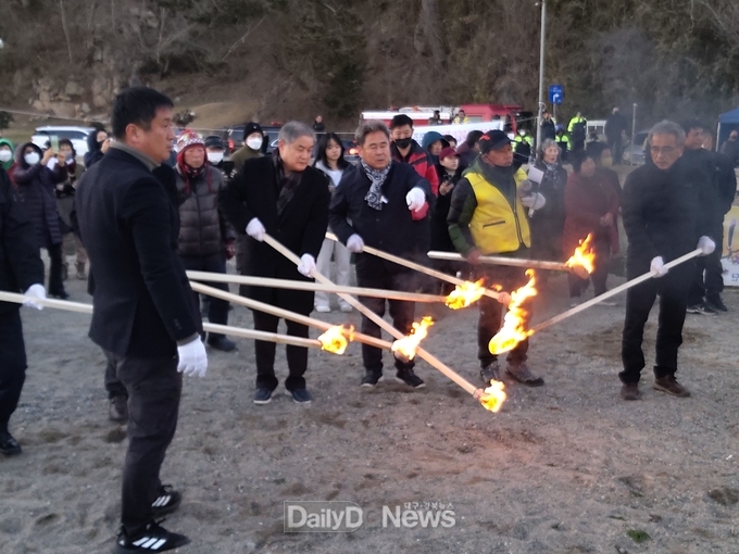 월성원자력본부, 동경주 정월대보름 달집태우기 행사 지원