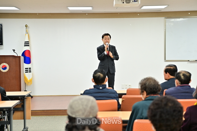 이남철 고령군수, 노인대학원 특강 실시