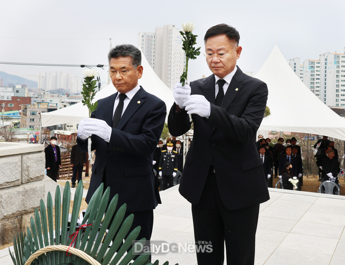 칠곡군, 제104주년 3·1절 독립유공자 기념비 헌화 행사 개최
