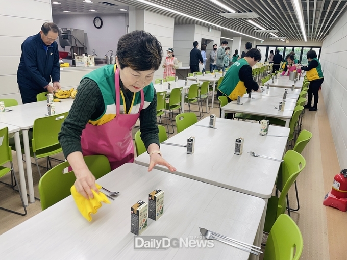 구미종합사회복지관 경로식당 급식봉사 실시