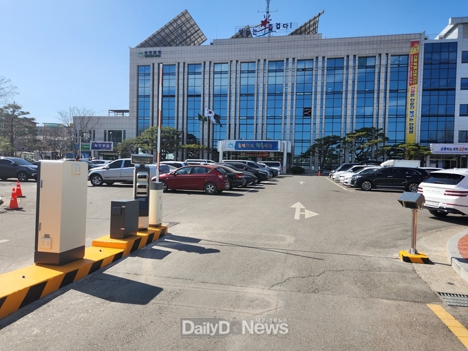 성주군, 군청 전정 주차장 유료화 예정 안내