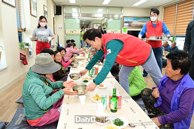보금자리봉사회, 우곡면 어르신 무료급식 봉사