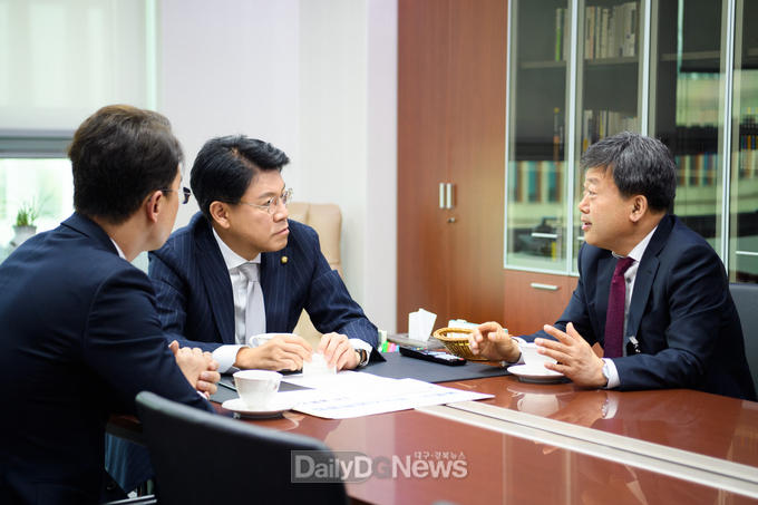 울릉군수, 국회 행정안전위원회에 특별법 제정 호소
