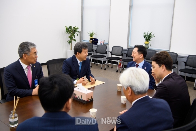 울릉군 및 울릉군의회, 특별법 제정 위한 국회 합동 방문